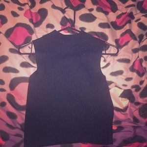 Sleeveless crop top turtleneck sweater